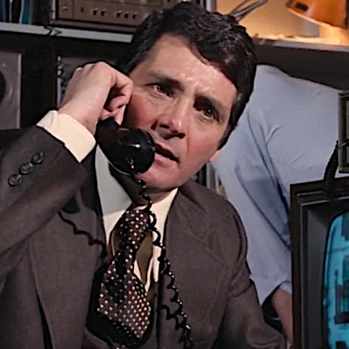 JayBobbin1's tweet photo. On his birthdate, remembering the suave, stylish actor #DavidHedison -- famous for "Voyage to the Bottom of the Sea" and "The Fly," and also a wonderfully personable Felix Leiter for two different James Bonds. https://t.co/xoZ5Mp0RRp