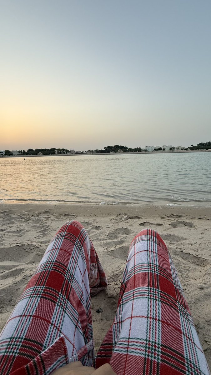 pagebyfa's tweet photo. If the sea were a person, it would be me🌊 https://t.co/kj2YzGhxbc