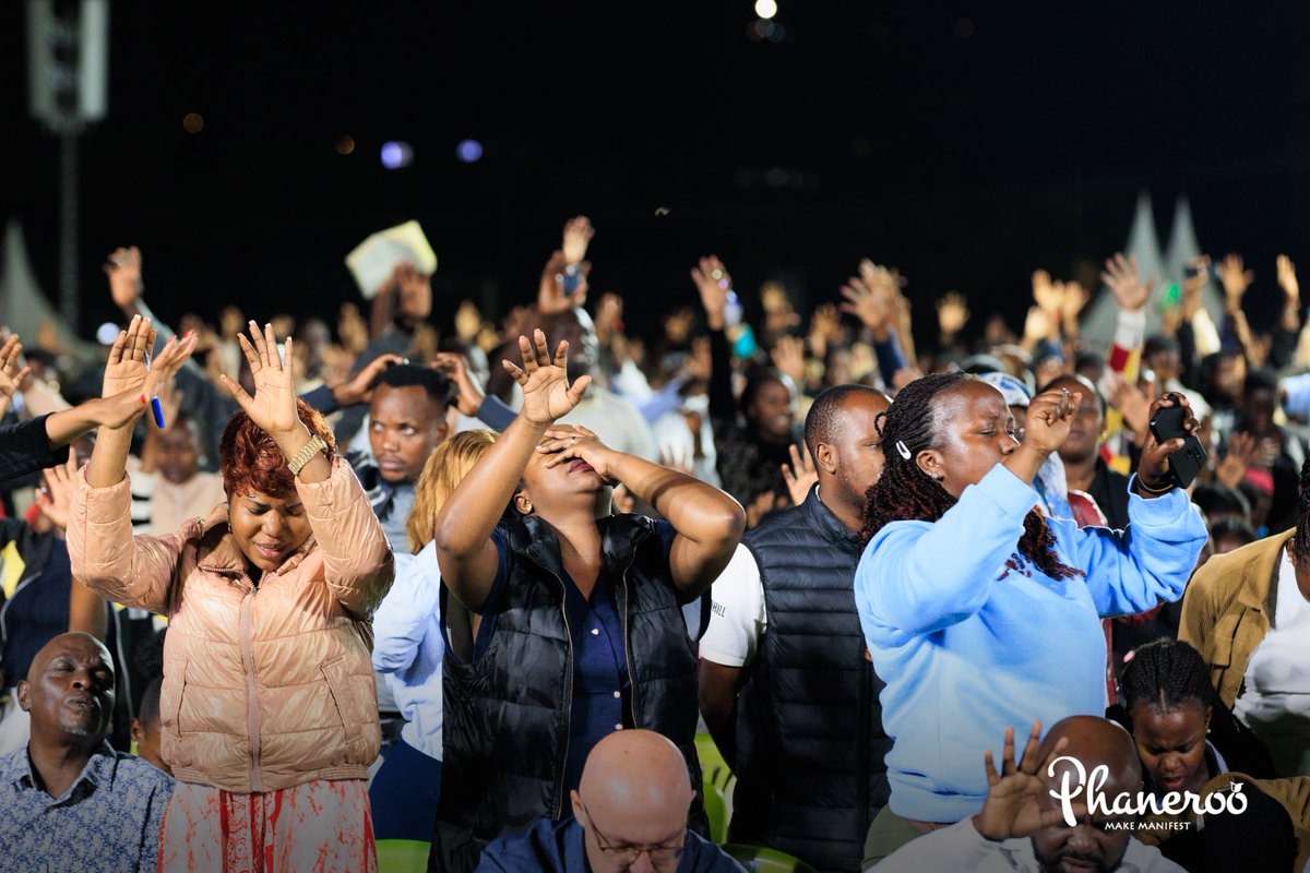 Phanerookampala's tweet photo. Child of God, 

The GOOD HAND of the Lord is upon you. 

Great and glorious things are coming to you because the hand of God is rested over you. 

You have blessings and advantages beyond speed, strength, human wisdom and understanding and skill. You are a success and a wonder. 

The hand of God in its FULLNESS is over your life. You shall experience and testify of the weight, power, might, urgency, direction and covering of that hand for the great things He has done. 

You live a surrendered life; you have consecrated and yielded your life and traded all ambition for God’s agenda for you. 

You will NOT be drawn away by the privileges and glory given to you. You walk in humility and honour of the great calling and that HAND upon your life. 

God is for you. His GOOD HAND upon you is the testament of His covenant with you. 

Hallelujah!

#ApostolicImpartation 🙌🏽