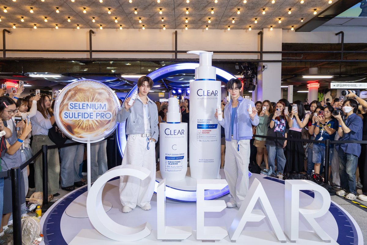 clear_th's tweet photo. Recap ภาพบรรยากาศงาน CLEAR SCALP PRO x WATSONS
บทบาทไหนก็ยืนหนึ่ง กับ TEETEEPOR💙 บอกเลยว่า ยืนหนึ่งทุกบทบาท มั่นใจทุกท่า

มัมมี๊คนไหน อยากรู้ว่ามวลเมื่อวานดีแค่ไหน มาดู มาแชร์โมเมนต์กันเลย!

#ClearScalpPro #Clearthailand #CLEARSCALPPROXTEETEEPOR #TEETEEPOR #ตี๋ตี๋ป๋อ https://t.co/Z9Ra96YPtN