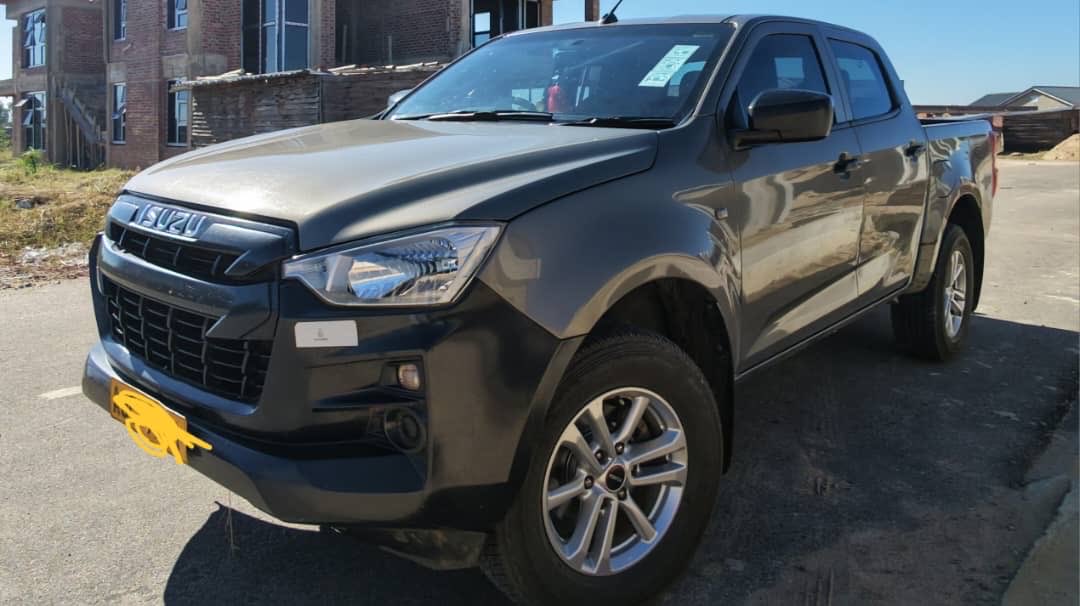 RuePella's tweet photo. 2021 Isuzu DMax
1.9L diesel engine 
85000km mileage 
Automatic transmission 
$38k
+263771912812
Harare https://t.co/TnlrwdmYmp