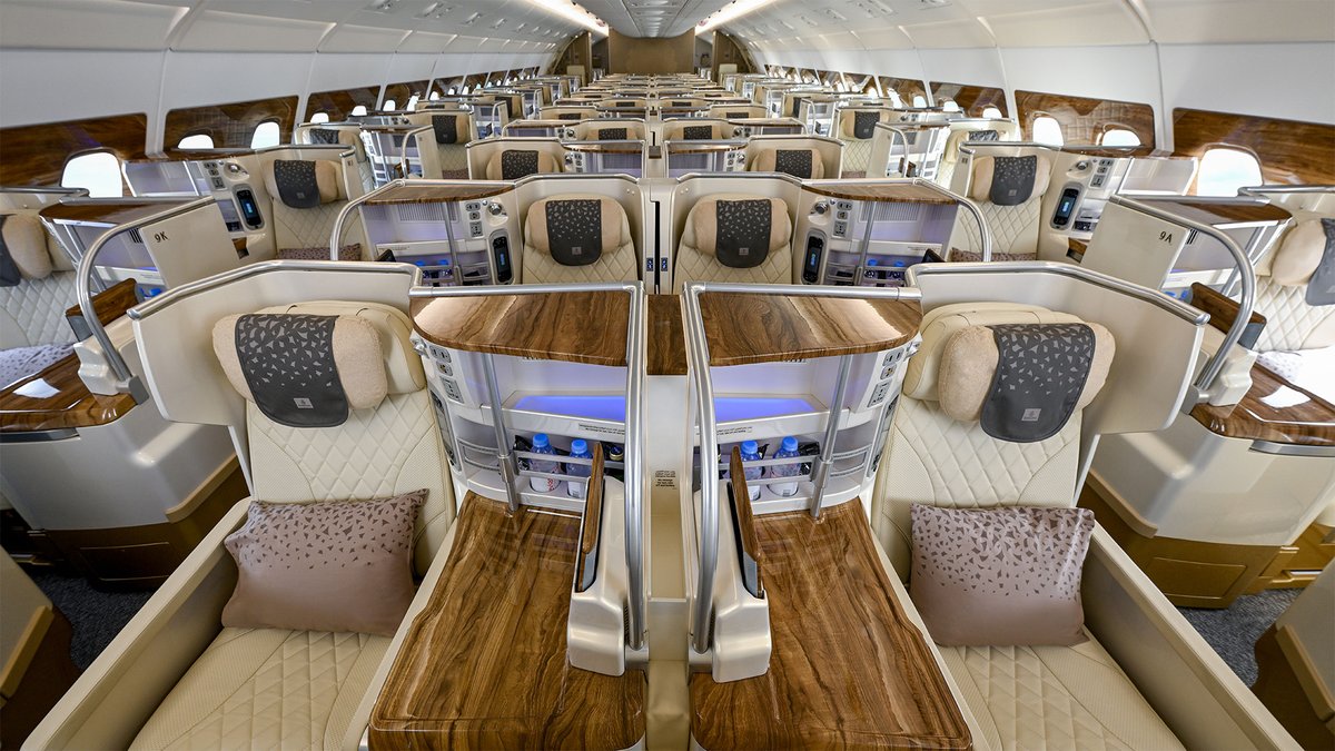 Emirates tweet media