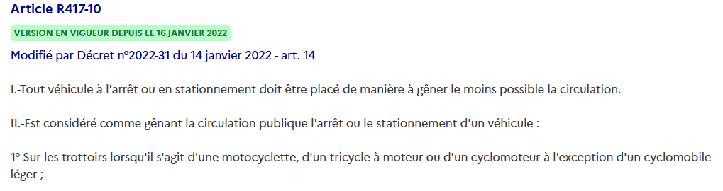 VeloToulousain's tweet photo. #2RM #GCUM 
On ne gare pas sa moto ou son scooter sur un trottoir.
Celui-ci l'aurait rentré dans le hall s'il avait pu...
Article R417-10 : https://t.co/QLbe3oQLw3 https://t.co/F32I76Kiwh