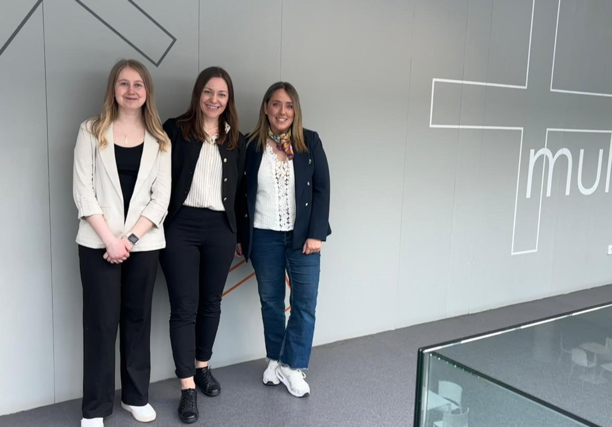 PEITI_USAL's tweet photo. 🇸🇪🤝🇪🇸 | Recibimos hoy en la @usal a Ida Bergmark y Helena Löfstrand de la @umeauniversity en nuestra unidad. Nuestra gestora Paloma García Blázquez les ha presentado el trabajo de PEITI. ¡Gracias por la visita! https://t.co/7F14HbYnwi