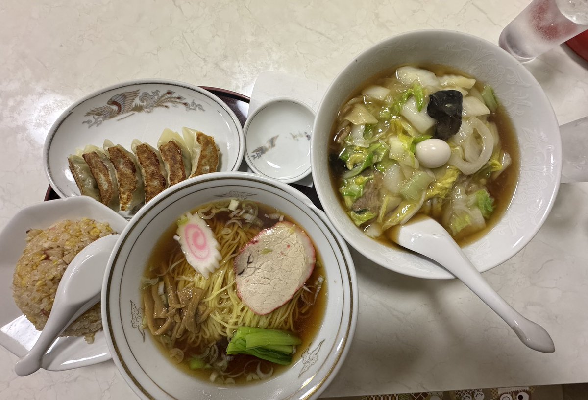 しんや tweet media