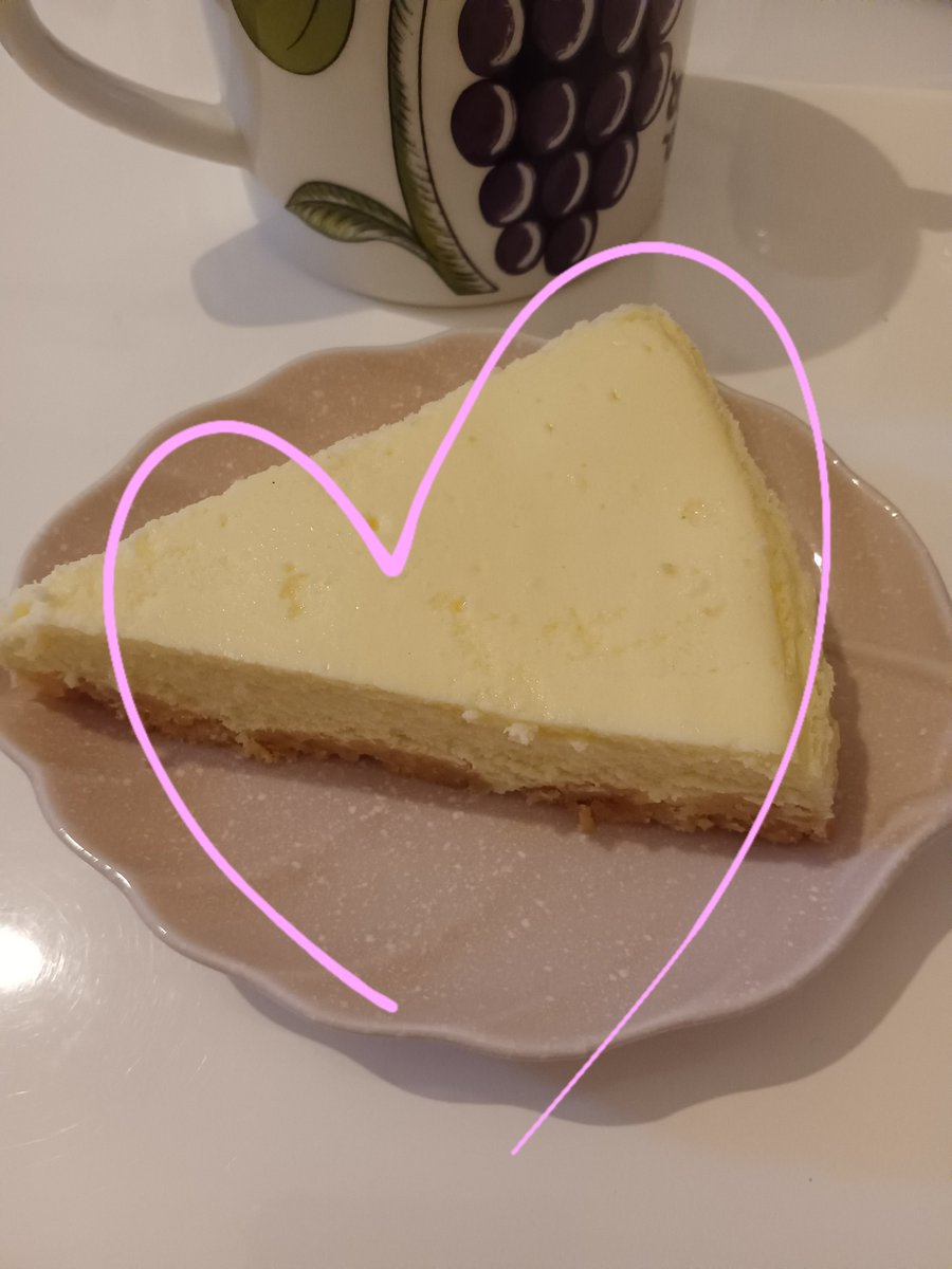 セブン寄ったら増量のかじるニューヨークチーズケーキ並べてたから買っ