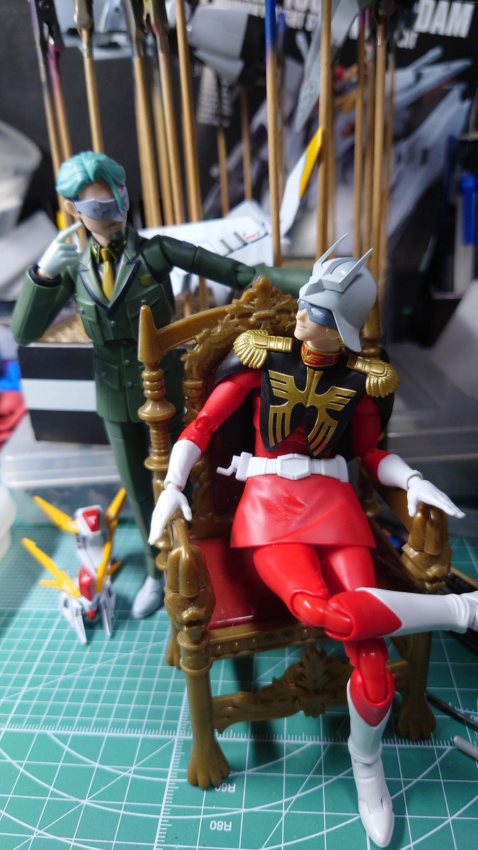 superdragoon's tweet photo. いかがです？大佐

ほう、似合うじゃないかシャリア

ふふ、これで私も彗星と呼ばれるかもしれませんね

的なꉂ🤣𐤔 https://t.co/fiYNXtvom2
