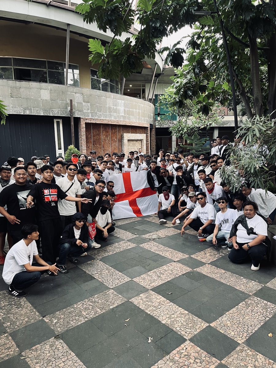 Arya Wahyu Aji tweet media