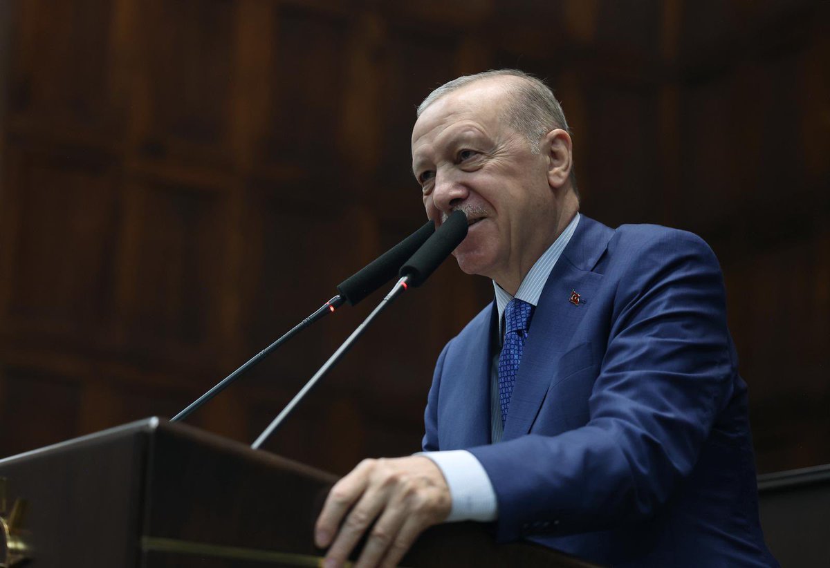 yunustever's tweet photo. “Bir Tayyip Erdoğan gider bu davayı omuzlayacak bin Tayyip Erdoğan gelir. Bu hareket millet ve ümmet davasıdır. 

Bizim, Hakk’ın ve halkın nazarında takdir edilmek dışında hiçbir gayemiz yoktur.”

Cumhurbaşkanımız, Genel Başkanımız Sayın Recep Tayyip Erdoğan’ın hitaplarıyla Grup Toplantımızı gerçekleştirdik.

Toplantımızın partimiz ve aziz milletimiz için hayırlara vesile olmasını temenni ediyorum.
