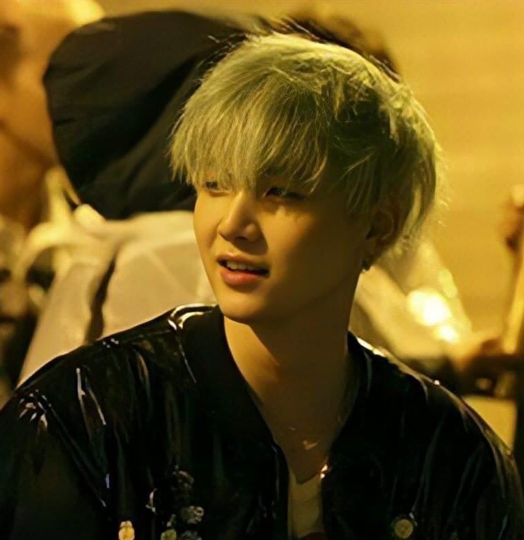 민 tweet media