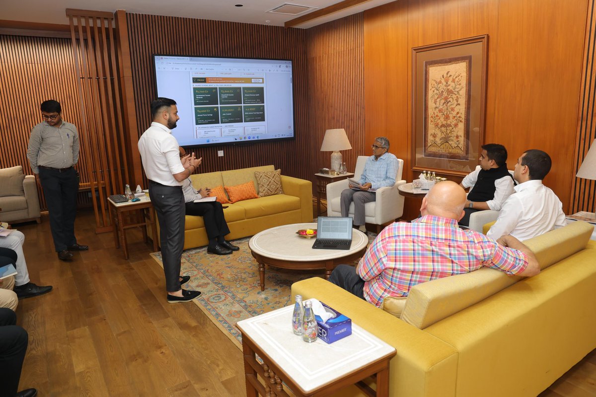sanghaviharsh's tweet photo. Held a detailed presentation and discussion on the Corn Project focused on empowering tribal areas through agricultural growth, value addition, and sustainable livelihood opportunities.

The initiative aims to strengthen farmers’ income, promote agro-based development, and create new opportunities for tribal communities through innovation and better market linkage.