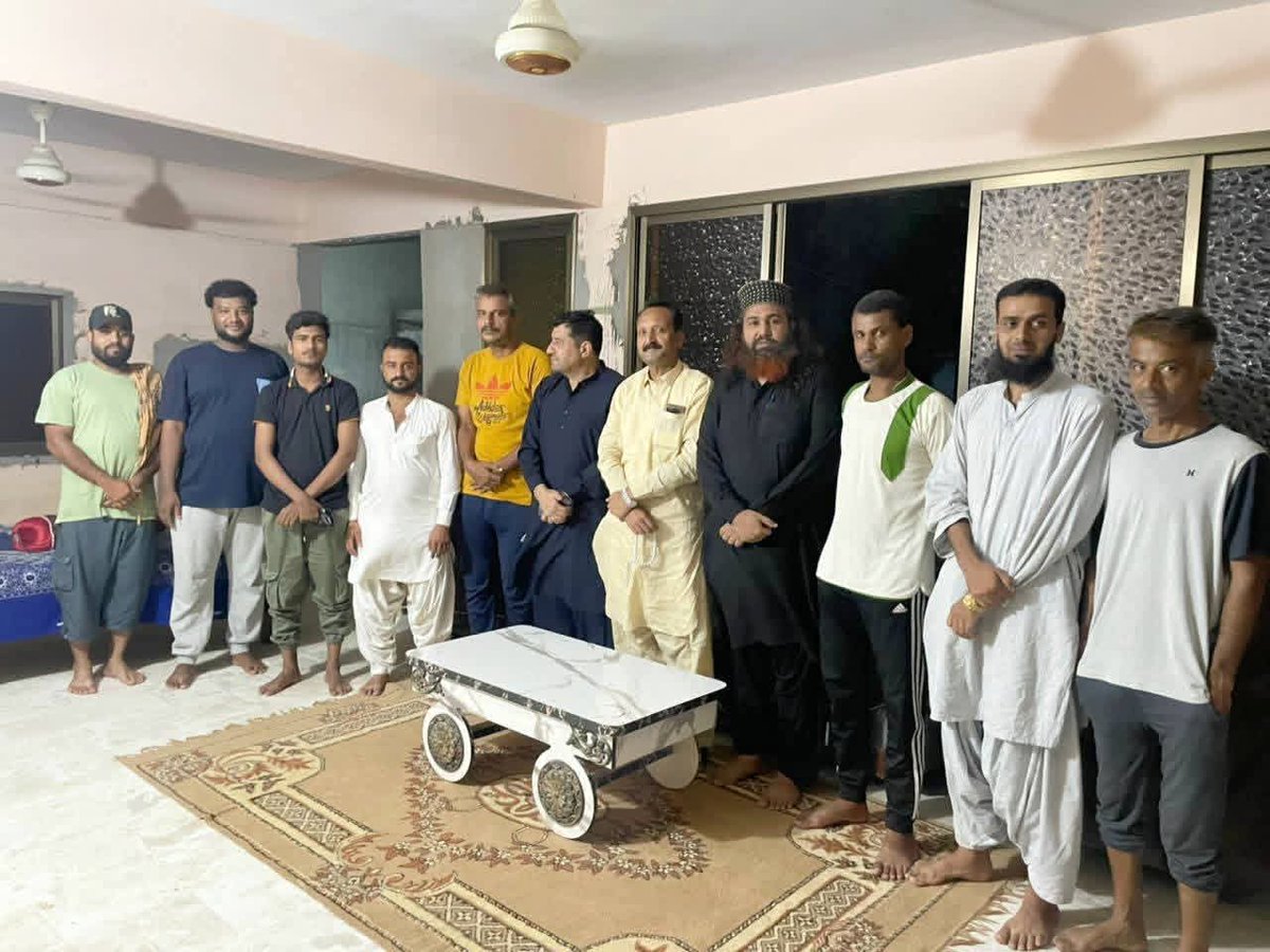 TeamAmanMasood's tweet photo. معاون خصوصی وزیراعلی سندھ و نائب صدر کراچی ڈویژن پاکستان پیپلز پارٹی سابق ایم پی اے امان اللہ مسعود ملیر سے سابق جنرل کونسلر شعیب بلوچ کی جانب سے دی گئی چائے کی دعوت پر ان کی رہائش گاہ گئے۔

 دیگر پارٹی کارکنان موجود تھے۔
  #advoisertocm  @AmanMasoodKhan @BBhuttoZardari https://t.co/aV9luIJMty