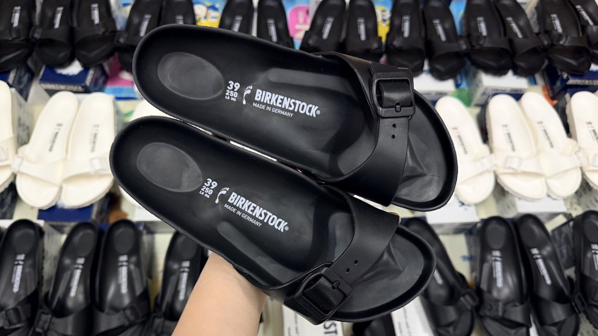 199cm__'s tweet photo. Birkenstock madrid eva last stock
Lot สุดท้ายค่าพร้อมส่ง✅✅
990฿ รีทวิต Free ems‼️

สีขาว size 40 41 43 
สีดำ 39 40 (สีดำ1090฿) 
ถูกมากกกก หมดแล้วหมดเลยหมดจริง ที่ญปก็หมด https://t.co/Z7EG86rmln