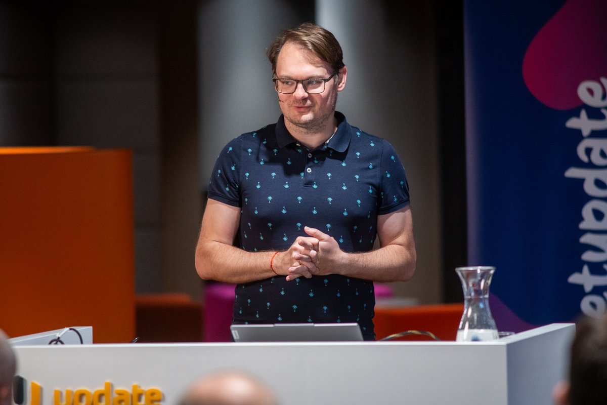 MeetUpdate's tweet photo. MeetUpdate je místo, kde vznikají speaker stories, které pokračují až na mezinárodní stage 🌍

Už za týden se na #UCK26 v Krakově představí lidé, které jste mohli potkat právě na našich MeetUpdate akcích: Tomáš Herceg, Michal Tichý, Václav Holuša, Agata Palášková, Jan Ducháček https://t.co/6i0lZHPrTq