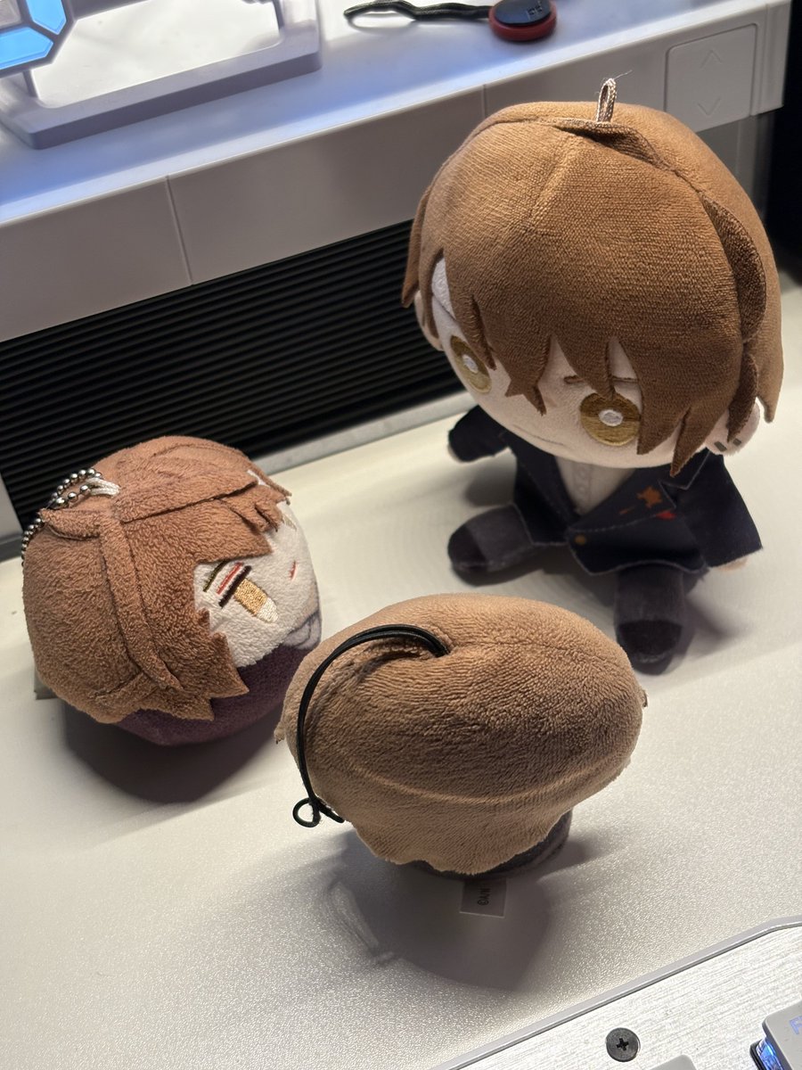 つるを tweet media