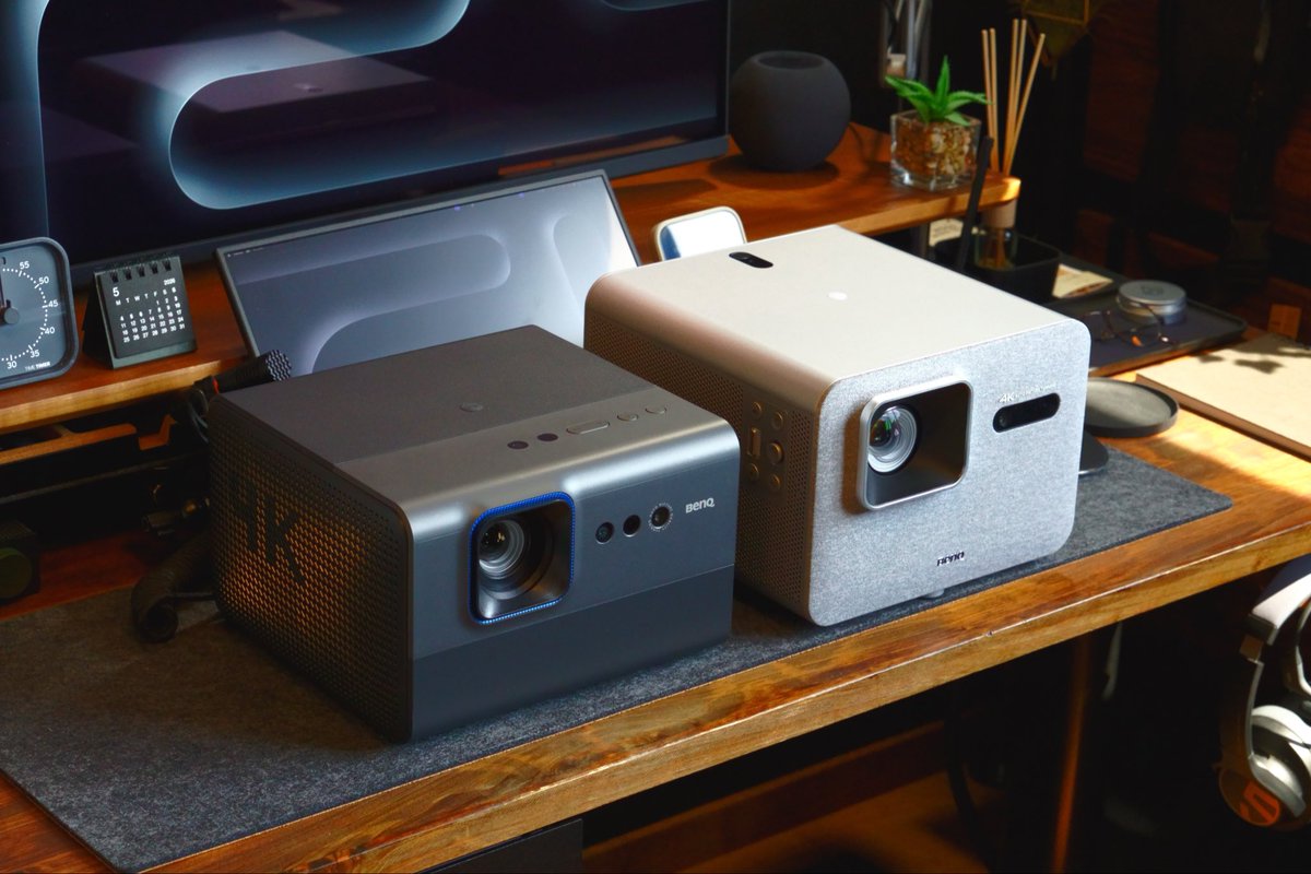 yuLog_jp's tweet photo. BenQプロジェクター「GP520」と「TK705STi」を比較レビューしました

GP520は、置くだけでしっかり楽しめるを極めたオールインワン優秀モデル

TK705STiは、狭い部屋でも明るくてデカい画面で楽しめてゲームもしっかり楽しめるパワー系モデル...！

https://t.co/OZJNSW3r84 https://t.co/dY3LKDyNJK