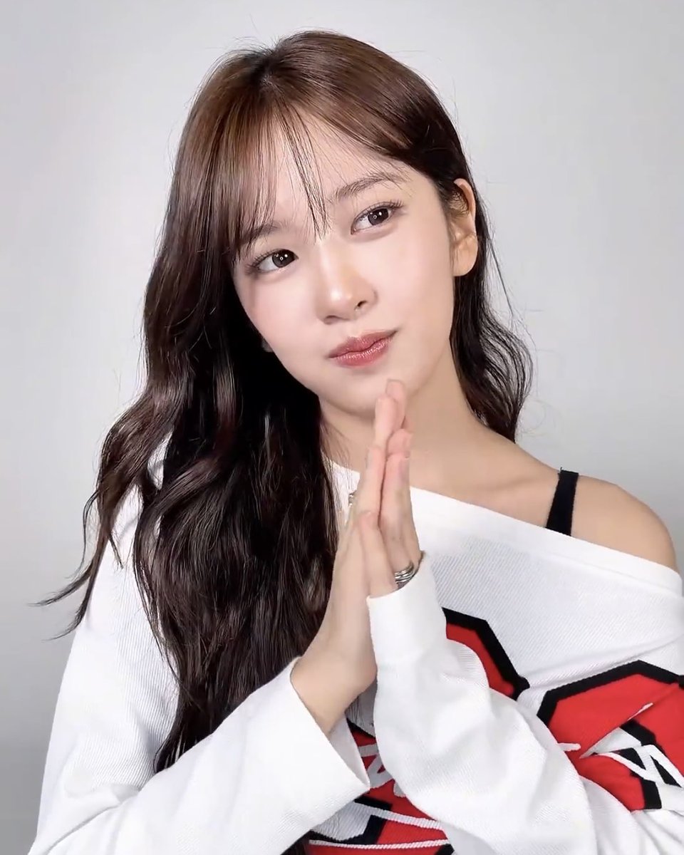 no context yujin tweet media
