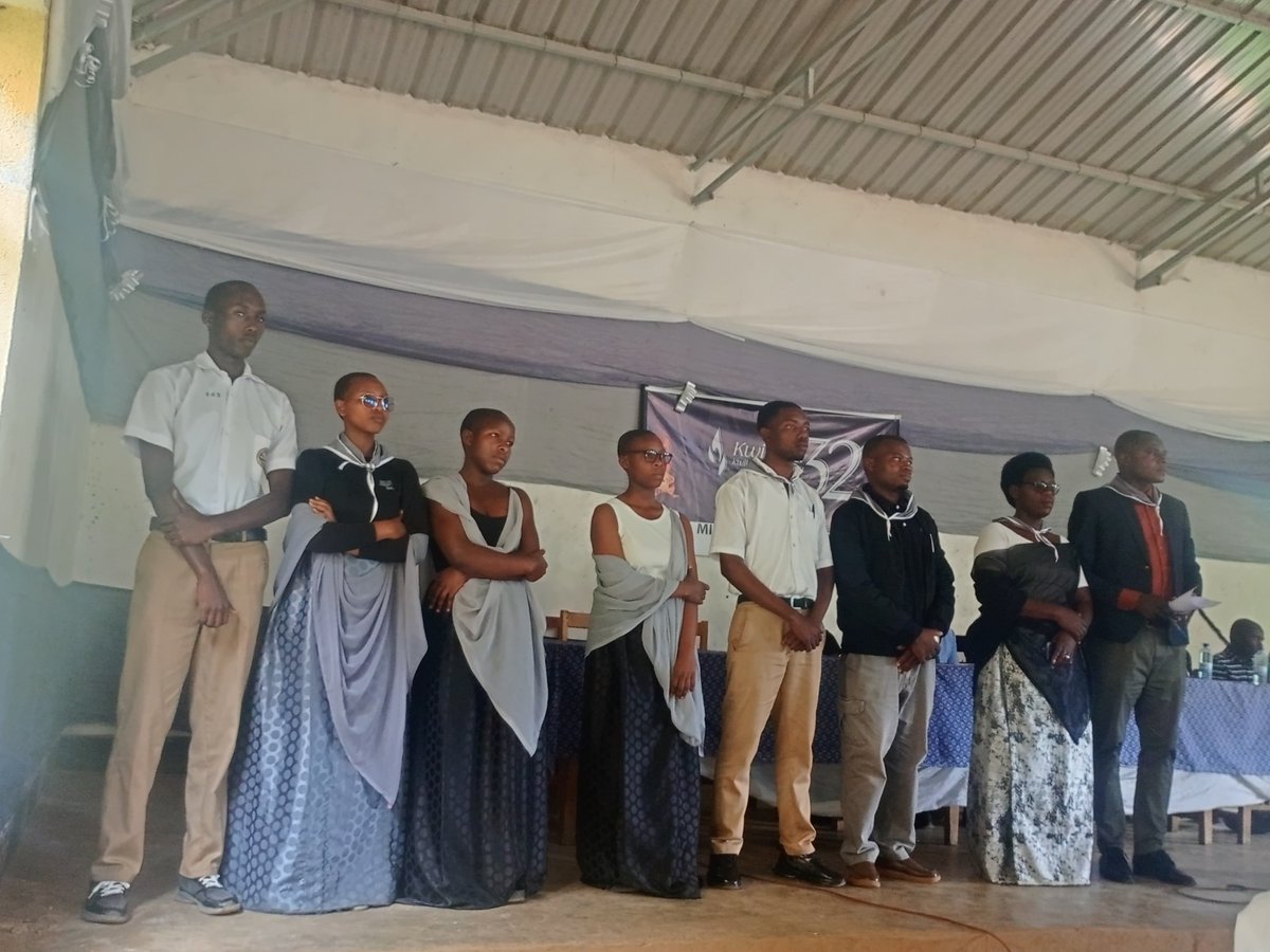 ESMukungu's tweet photo. Ku bufatanye n'abayobozi b'inzego z'ibanze turi kumwe hashinzwe #UNIT_CLUB muri @ESMukungu aho hanatowe n'abanyeshuri ndetse n'abarezi bayihagarariye mu kigo https://t.co/OAdEgCwE3k