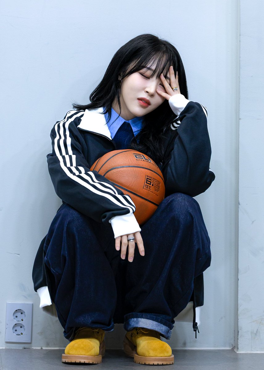 Moonbyul 문별🐹 ] 251228 Soundwave Offline Fansign(2) #문별