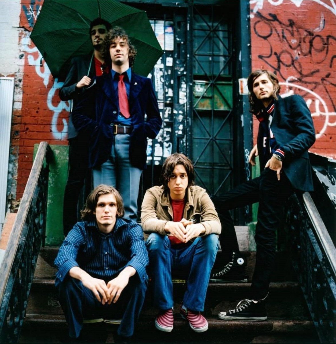 archivestrokes's tweet photo. The Strokes by Mathieu Zazzo, NYC (2005) https://t.co/Tcdu073pyd