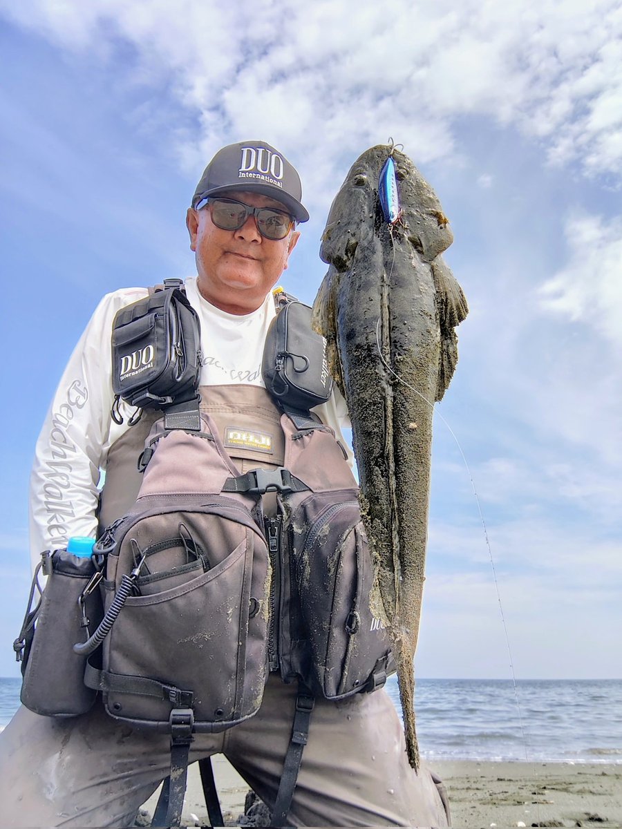 terastation515's tweet photo. 5月20☀
in三重サーフ！

DUOの
リンバー95Sにマゴチがヒット！🐟️

・ヒットルアーは
【DUO】リンバー95S

#DUOinternational
#DUOサポーター
#リンバー95S
#三重サーフ
#PR https://t.co/uCvQhaQJzv
