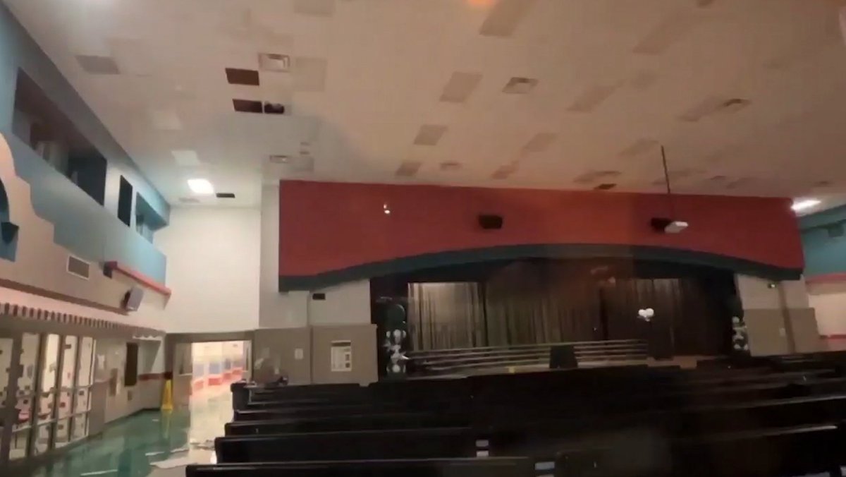 KHOU's tweet photo. BREAKING | Alvin ISD confirms that both Wilder and Marek elementary schools will be closed today due to storm damage.  

Latest: https://t.co/y0hDNEtItd https://t.co/D50kkPu0Cz