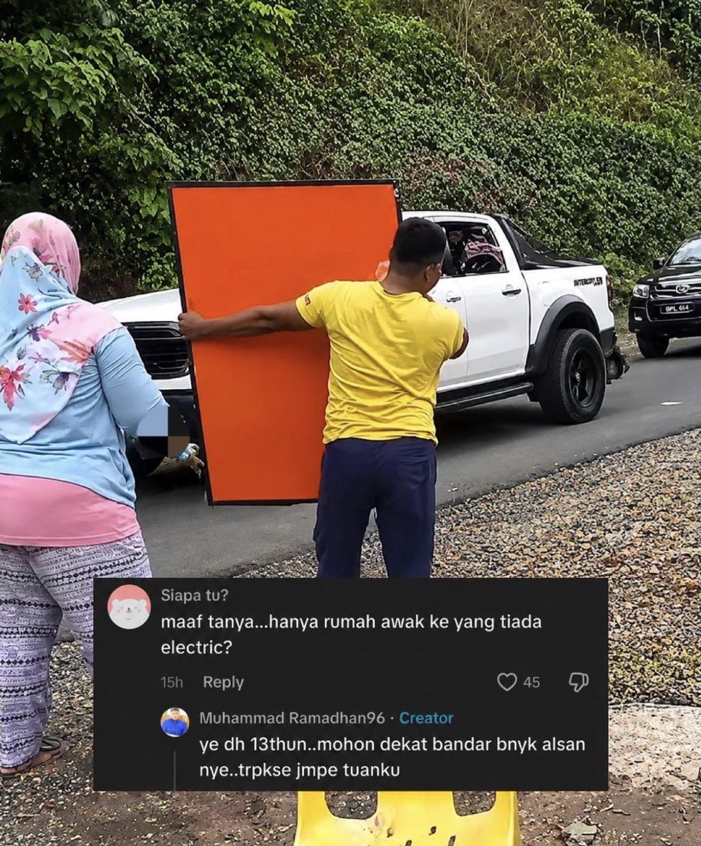 Kamitetepp's tweet photo. @Tenaga_Nasional  you should give them 13 years free of electricity… this is worst, they need to wait for 13 years! Luckily Sultan was there, else the family will have to endure another 13 years kot! Shame on you! https://t.co/6MqweGxF8E