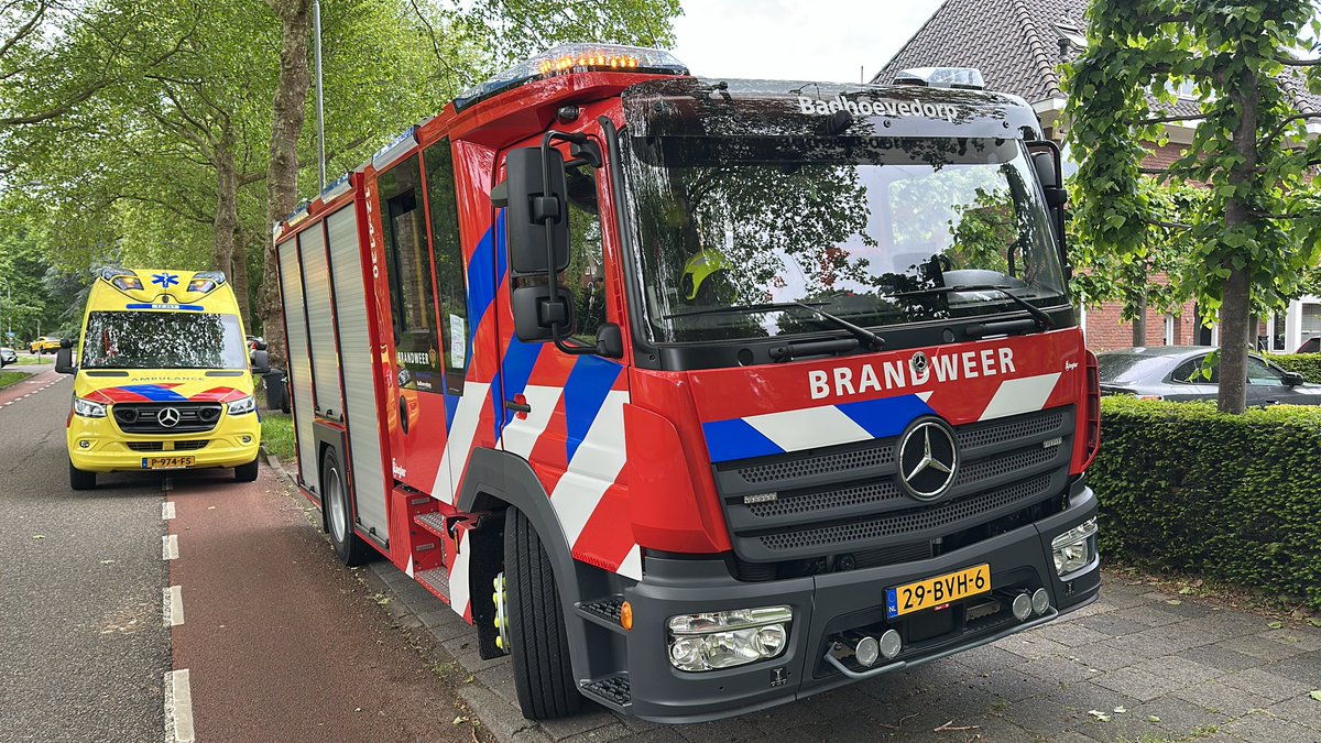 brwbhd's tweet photo. Vandaag al 3x ingezet. Voor assistentie bij reanimatie; tilassistentie ambulancedienst en melding van brand in een vrachtwagen. #Badhoevedorp #Lijnden https://t.co/qwbLPeubvu