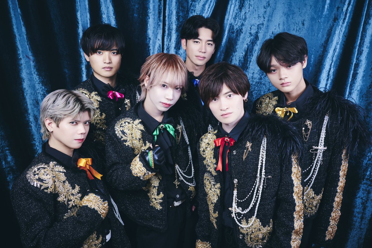 kinhai_official's tweet photo. 【KiN-】NEW ARTIST VISUAL 2026🐦‍⬛🖤

アイドル初挑戦／08／現役高校生
【KiN-】新メンバー
💛🪽✨新美 駿(Niimi Shun)

2026/6/7(日)マンスリーライブにて
プレデビュー予定！💛

そしてグループアー写の
アザーカットも公開！🪽✨

リポスト企画ご協力いただきありがとうございました！❤️‍🔥2年目もキンハイのこと
たくさん応援してください！🪽✨

#キンハイ #キンハイフン