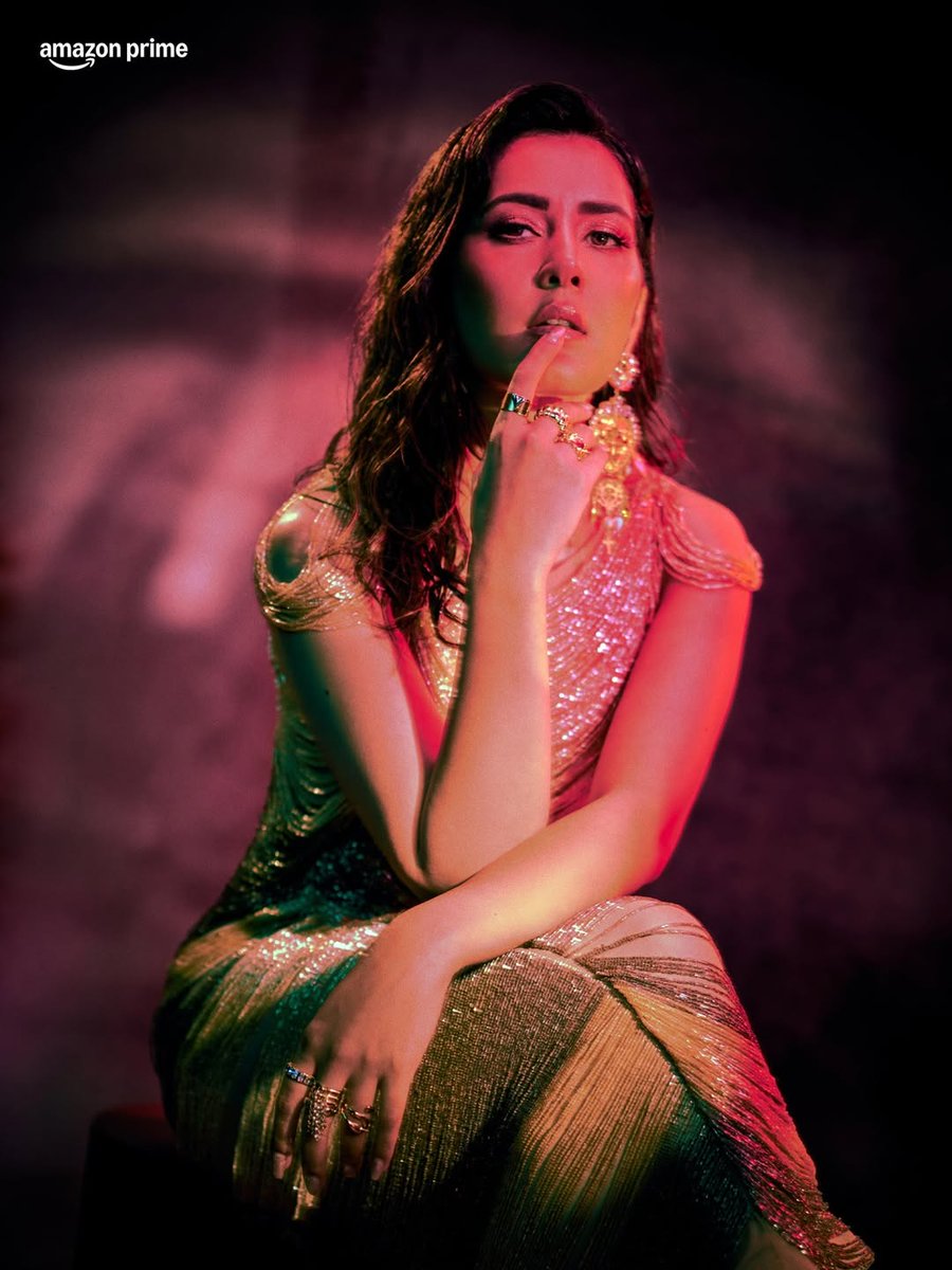 TrendsRaashii's tweet photo. Glow hits different when it’s real ✨️ 

#RaashiKhanna #RaashiiKhanna https://t.co/imARcB4tPd