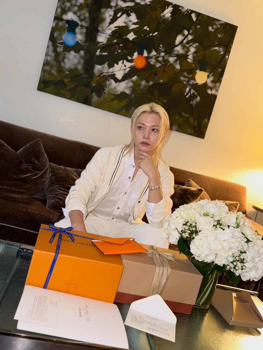 lena ✰ tweet media