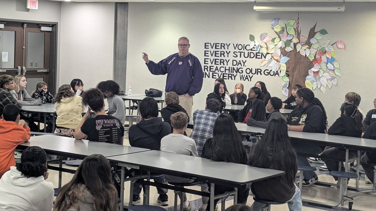 LHCWilson's tweet photo. Mr. Horning and I visited the awesome 6th graders at Stout Field Elementary School today! They are ready to become Giants!! @WayneTwpSchools @LHCseanwatson @DrLizzWalters @Damon6961 @bigredindy https://t.co/tidRCe0N6v