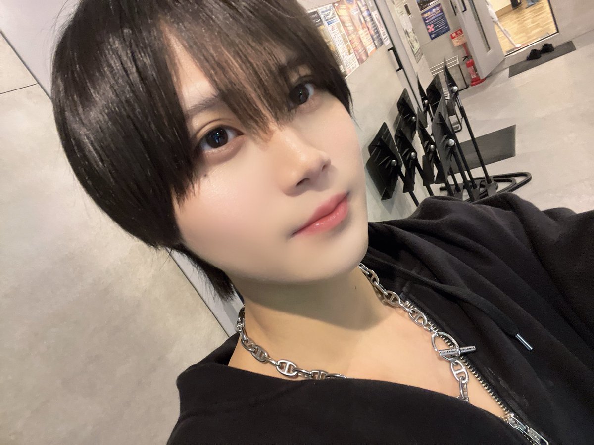 ruina_mrgr's tweet photo. シースルー前髪はハゲへの冒涜だと思います😘 https://t.co/hORg0sJQWF