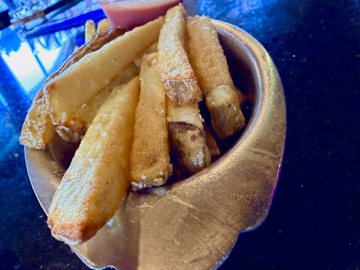 TheCuisineist's tweet photo. Stoped into @viabrasilvegas to meet with our friend and owner Ann Gomes for and upcoming piece for @chiccompassmag .  It’s always a pleasure and you certainly won’t leave hungry! @cuisineist #viabrasil #summerlin #lasvegas Photo Scott Harris #chiccompassmagazine https://t.co/IjXFeAFO4J