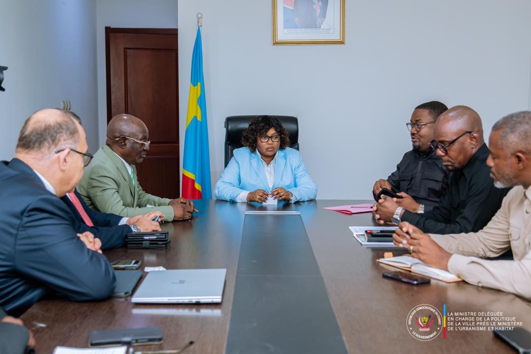 Dynamiquedjs's tweet photo. La RDC attire de grands investisseurs internationaux. Son Excellence Madame @BangasaAngele, Ministre délégué à l’Urbanisme et habitat, a reçu des Investisseurs internationaux, #SAMCO Egypt et #Squadra_Group ce mardi 19 mai 2026. Au menu des échanges : le développement de #Nkamba.
@Presidence_RDC @Villes_rdc