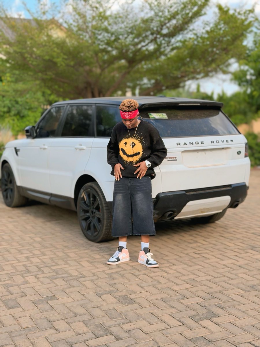 abitemi_'s tweet photo. Doing these things go fit make you collect 
1. Moving weird for no reason
2. I’ll send it later” – never sends
3. Being loud and wrong at the same time
Do Normal or you go collect🤌🔊🔊
Song name: Do normal (Listen now) https://t.co/YG62XhCNZg