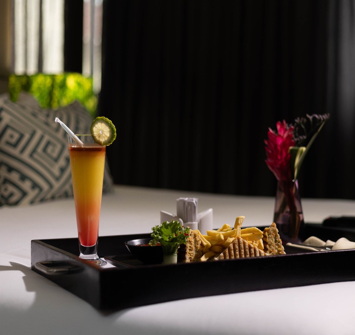 FiestaRes's tweet photo. Room service, but make it luxury! Comfort meets convenience with beautifully prepared in-room dining designed to help you relax &amp; savour every moment. From refreshing cocktails to delicious meals enjoyed in privacy, this is your sign to slow down, relax and indulge a little! 🛎️ https://t.co/rcdKEVAaPE