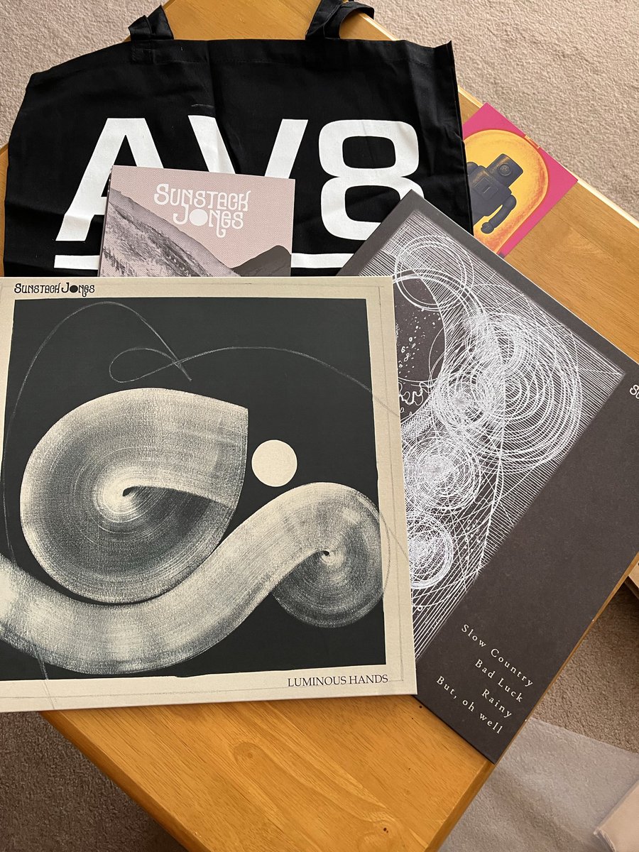 stuartscott09's tweet photo. Another delivery from the guys @aviatormusicuk #luminoushands @sunstackjones https://t.co/IoyEusXx0e