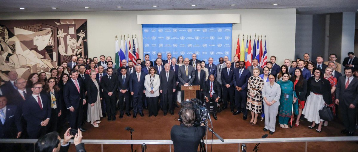 España en la ONU tweet media