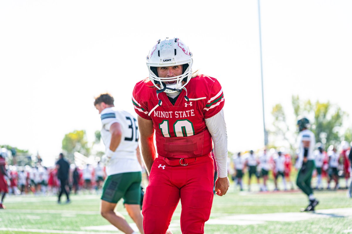 CoachTJungman's tweet photo. Excited to officially announce that I have taken a Graduate Assistant Role as the Wide Receivers Coach at my alma mater Minot State! @MSUBeaversFB
Recruits who want to be a part of a special brotherhood in the Magic City, fill out the questionnaire in my bio https://t.co/sfazaQIK8W