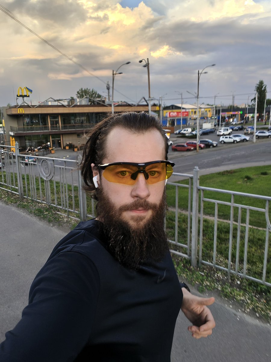 Айван tweet media