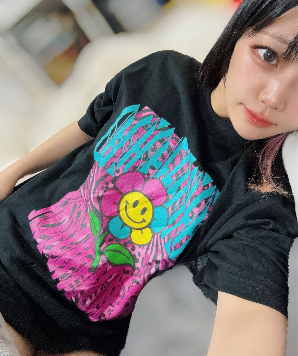 新しいTシャツができたよー！！🫪 デザインした！！可愛すぎる！！天才