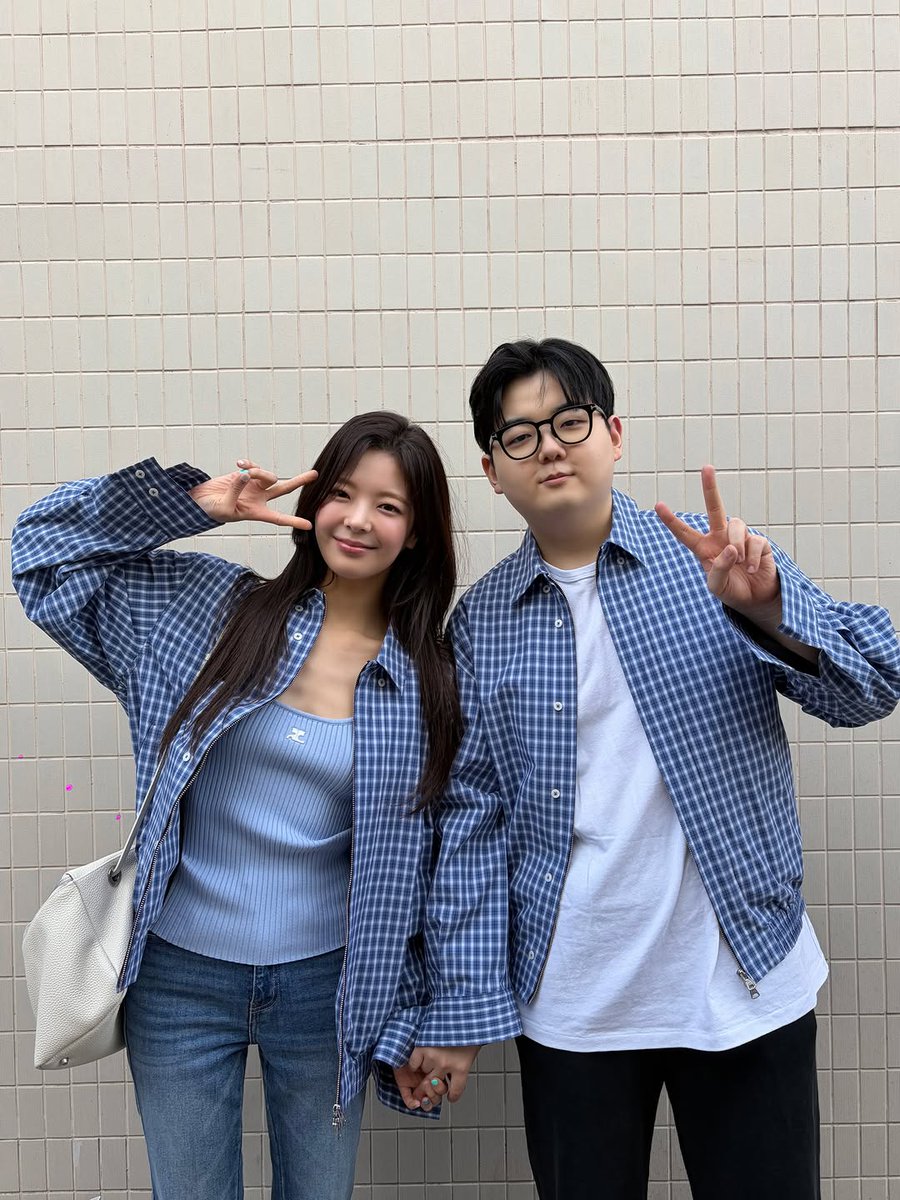 itzy pics tweet media