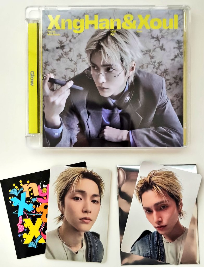 e_sh_collage's tweet photo. 昨日届いてたHMVスンハン開封てきた！
とにかくお顔が良すぎて😇
ランダムトレカは欲しかったのが届いて幸せ🫶🏻🫶🏻 https://t.co/vTMAyUHC0u