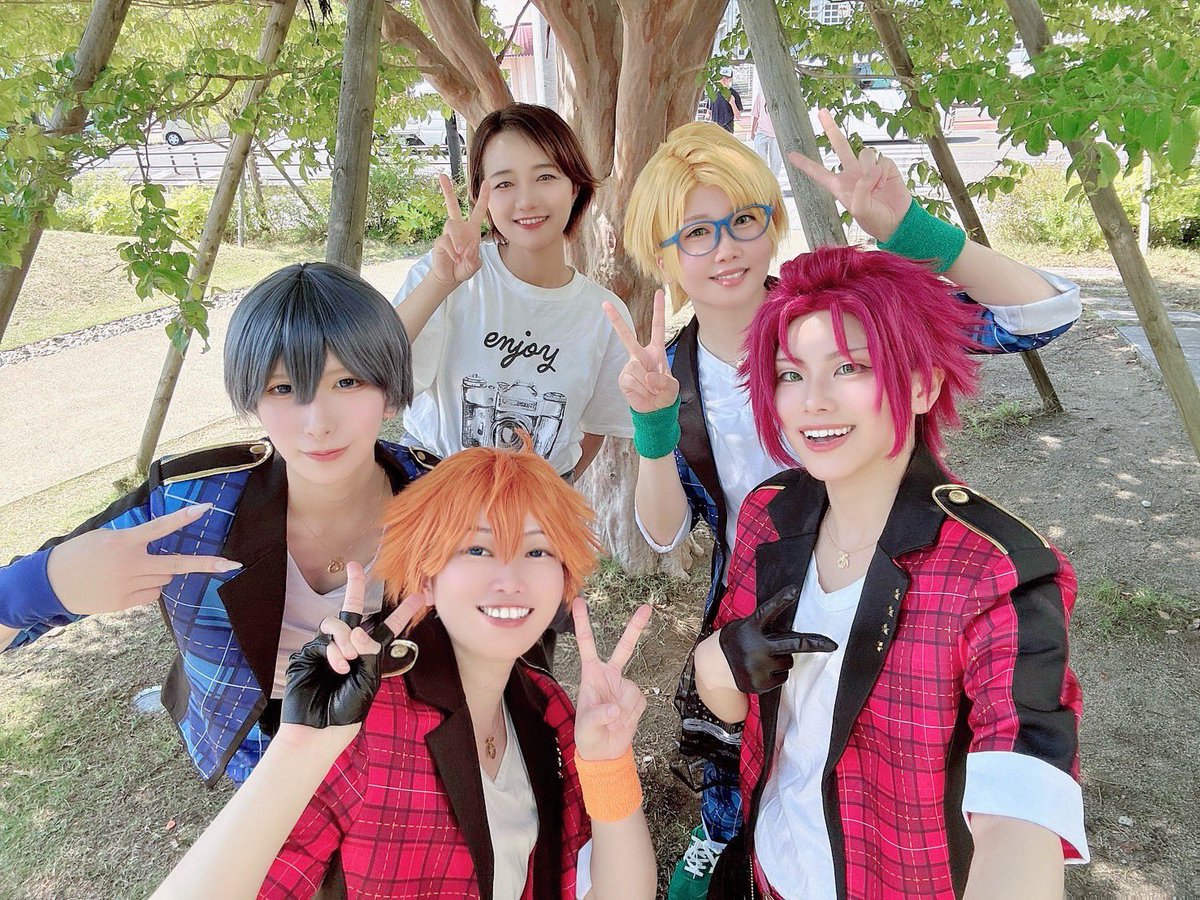 chika_c59's tweet photo. cos トリスタ旧ユニ揃って嬉し〜い🥹
イベント楽しかった記念写真✌️🌟

 #佐伯コスプレフェスタ https://t.co/SCiClPwato