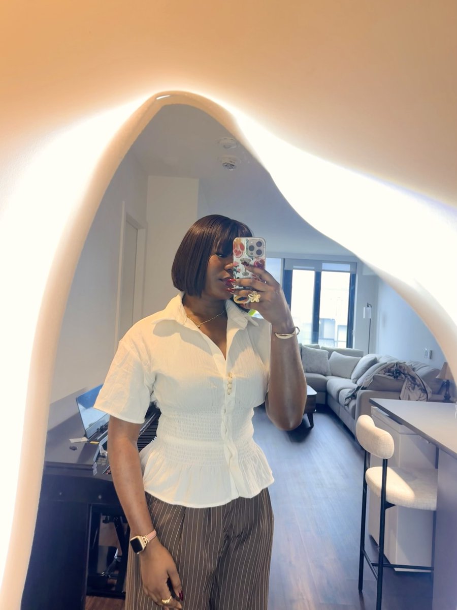 Anjola Billions 💜 tweet media