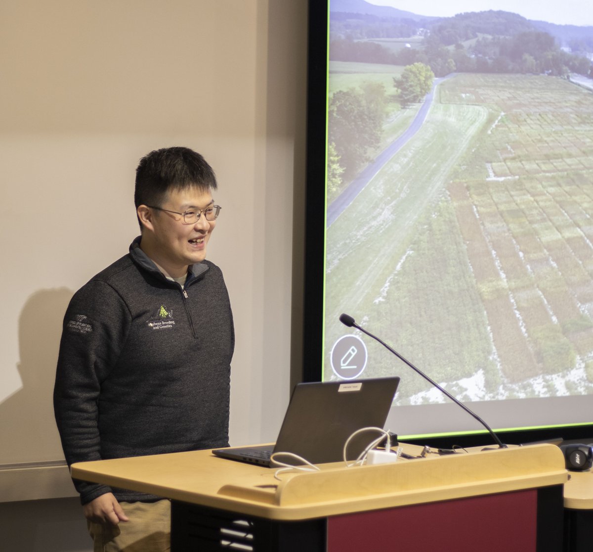 VT_TPSC's tweet photo. Graduate student Yaojie Zheng from the Zhang Lab gave a @vtspes seminar titled "Using High-Throughput Aerial Phenotyping and Machine Learning to Improve Soybean Trait Prediction," detailing field experiments involving 317 soybean lines and multimodal drone data. https://t.co/vMTTW92UKx