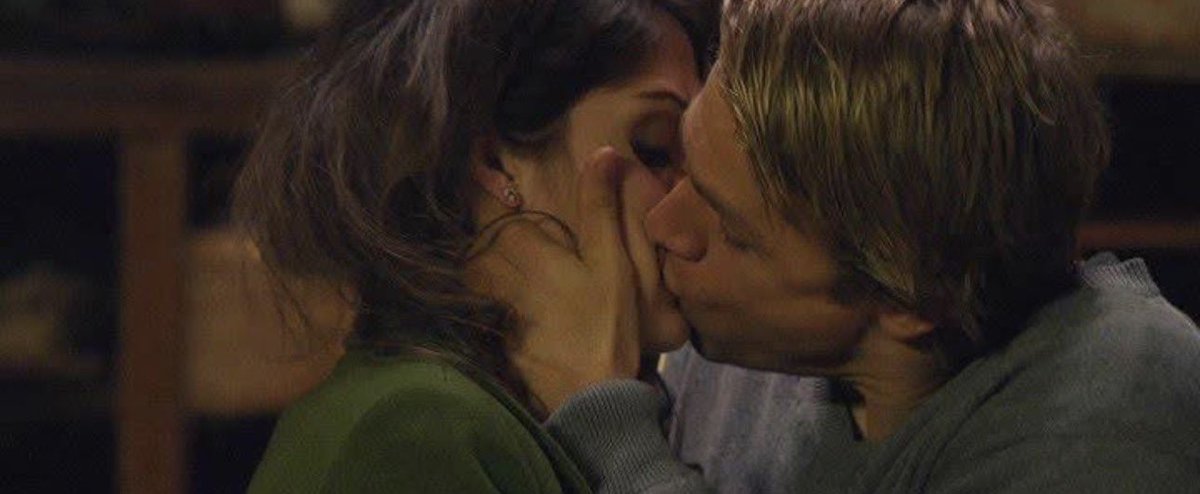 dailycharliehunnam tweet media