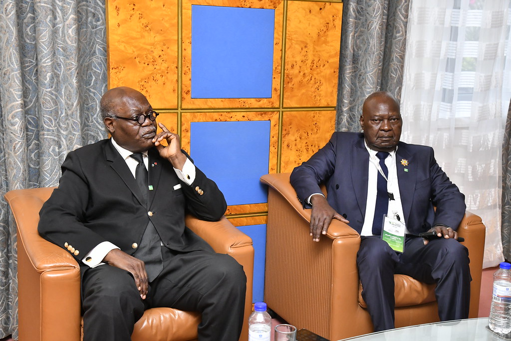 APFfrancophonie's tweet photo. 🌍 Réunie à Dakar les 18 et 19 mai 2026, la 32e Assemblée régionale Afrique de l’Assemblée parlementaire de la Francophonie (APF) a rassemblé 18 parlements et organisations parlementaires francophones africains autour des grands enjeux géopolitiques, sécuritaires, démocratiques et économiques du continent.

🤝 Accueillie par la Section sénégalaise de l’APF, cette rencontre a été marquée par les interventions de Mamadou Lamine Diaité, Président délégué de la Section sénégalaise de l’APF, de Hilarion Etong, Président de l’APF, ainsi que de Malick Ndiaye, Président de l’Assemblée nationale du Sénégal, qui a procédé à l’ouverture officielle des travaux.

🌐 Dans un contexte international marqué par de profondes recompositions géopolitiques, les échanges ont souligné la nécessité de renforcer la diplomatie parlementaire africaine, la concertation interparlementaire et le rôle des Parlements dans la gouvernance stratégique, la sécurité collective et la préservation de la paix.

🕊️ Les délégations ont notamment réaffirmé leur engagement en faveur :
🔹 d’une gouvernance stratégique africaine fondée sur un contrôle parlementaire renforcé ;
🔹 d’une souveraineté africaine pleinement assumée ;
🔹 du renforcement de la diplomatie parlementaire au service de la paix et du multilatéralisme ;
🔹 d’une mobilisation accrue des Parlements africains en faveur de la stabilité internationale et de la protection des populations civiles affectées par les conflits.

📌 Les travaux ont également permis l’adoption de plusieurs initiatives majeures de diplomatie parlementaire :
▪️ la poursuite des concertations autour d’un comité mixte interparlementaire consacré à la région des Grands Lacs ;
▪️ l’organisation d’une mission de contact et d’information en Guinée-Bissau sous la conduite de la Section sénégalaise ;
▪️ la désignation de la Section togolaise pour conduire une mission auprès des États membres de l’Alliance des États du Sahel (AES).

🗳️ L’Assemblée régionale a par ailleurs procédé au renouvellement de plusieurs responsabilités au sein des instances de l’APF et à la mise en place du nouveau Bureau de la Région Afrique :
▪️ Président : Sénégal ;
▪️ Vice-Président : Maroc ;
▪️ Trésorier régional : Rwanda ;
▪️ Délégué régional : Gabon.

📍Les participants ont également pris connaissance de l’état des préparatifs de la 51e Session de l’APF, qui se tiendra à Yaoundé du 6 au 12 juillet 2026.

🙏 Les délégations ont salué l’excellente organisation de cette rencontre par la Section sénégalaise de l’APF ainsi que l’hospitalité chaleureuse du peuple sénégalais, réaffirmant leur volonté commune de renforcer une Francophonie parlementaire ambitieuse, au service de la paix, de la démocratie, de la souveraineté des États et du développement durable du continent africain.

@Amelia_LKF @Mamebou36740290 @ACHIPatrick4 @SabayeFernand @DileitaMohamed @RegisNdiaye @ayariga_mahama @jean_tshilumb @sarandji 

@assembleesn  @assnatTogo @AssembleeNatRDC @ANDjibouti @ParlementCEDEAO @PCEMAC  @GabonAssem75427 

#APF #Francophonie #Afrique #DiplomatieParlementaire #Dakar #Parlements #Cooperation #Paix #Democratie #FrancophonieParlementaire #AfriqueFrancophone #Yaounde2026