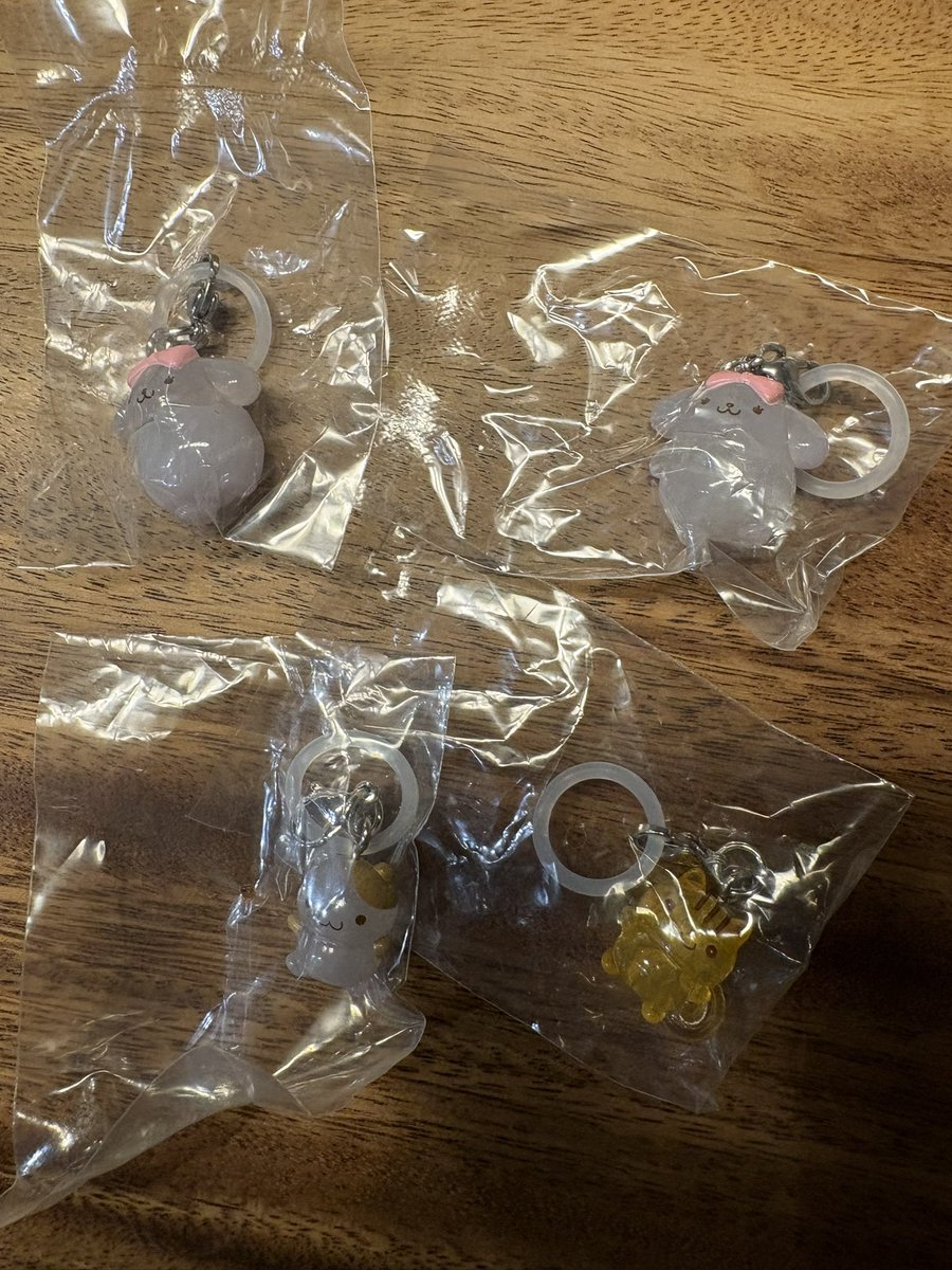 mana_uuuu's tweet photo. 交換 譲渡 ポムポムプリン めじるしアクセサリー

譲 マカロン2
ベーグル
マフィン

求 定価 4点まとめて
異種めじるしと交換 4対4
定価+交換 4対4

サンリオ たまごっち なんでも検討◎
写真ご提示いただけますと幸いです。

大阪梅田手渡しにて交換希望🌟 https://t.co/x5wH1wyls3